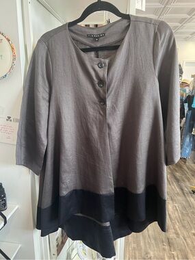 Elm design Sundry Gray & Black Two-Tone Button Tunic